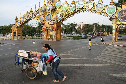 Monument f�r K�nig Bhumibol